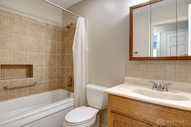 2813 Wellsford Drive, Springfield, OH 45503