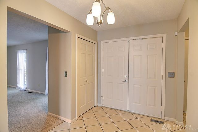 2813 Wellsford Drive, Springfield, OH 45503