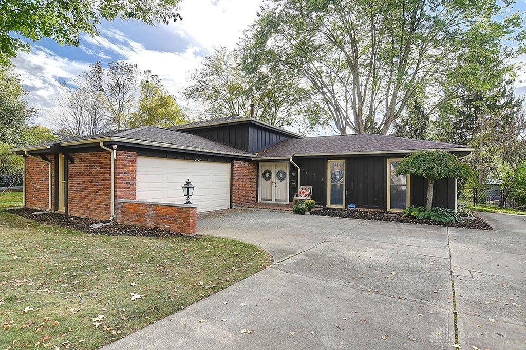 2813 Wellsford Drive, Springfield, OH 45503