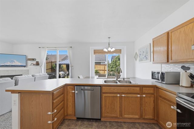 18512 98th Avenue E, Puyallup, WA 98375
