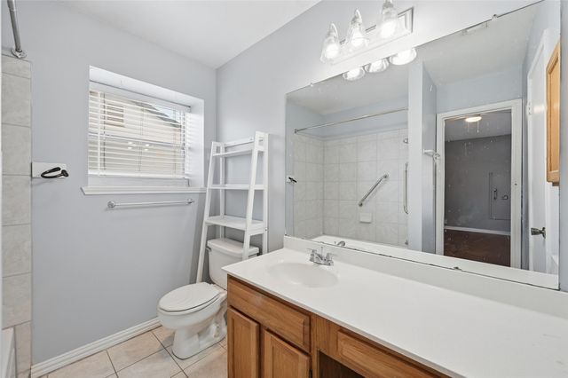 2425 Oakmont Drive, Bedford, TX 76022