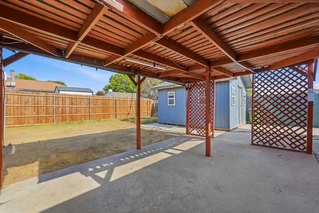 2425 Oakmont Drive, Bedford, TX 76022