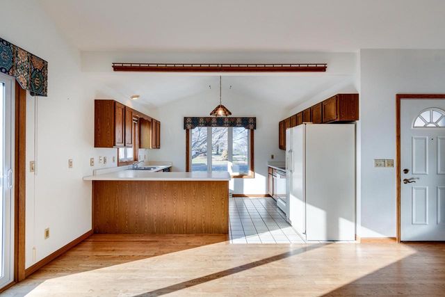 850 N Perry Parkway, Oregon, WI 53575