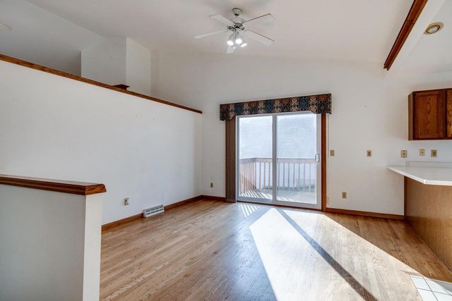 850 N Perry Parkway, Oregon, WI 53575