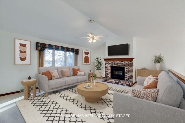 850 N Perry Parkway, Oregon, WI 53575