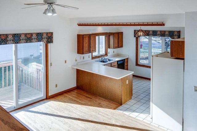 850 N Perry Parkway, Oregon, WI 53575