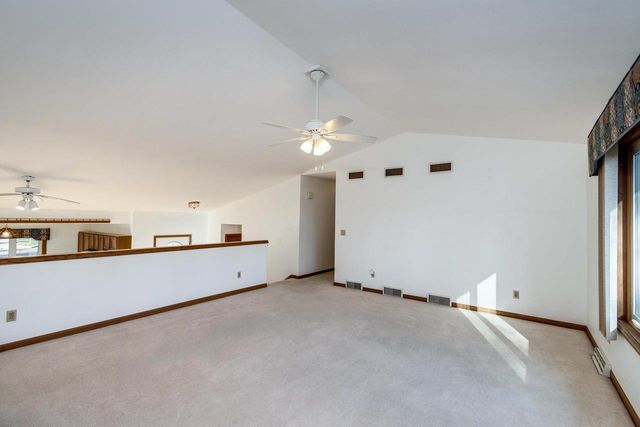 850 N Perry Parkway, Oregon, WI 53575