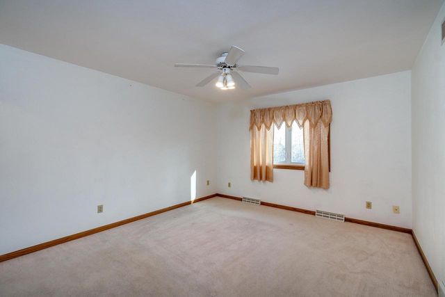 850 N Perry Parkway, Oregon, WI 53575