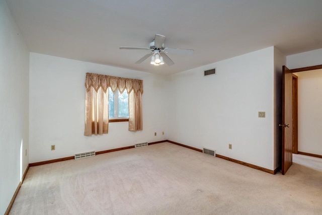 850 N Perry Parkway, Oregon, WI 53575