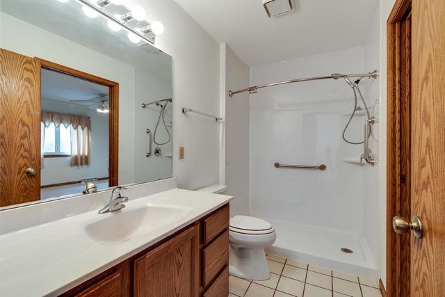 850 N Perry Parkway, Oregon, WI 53575