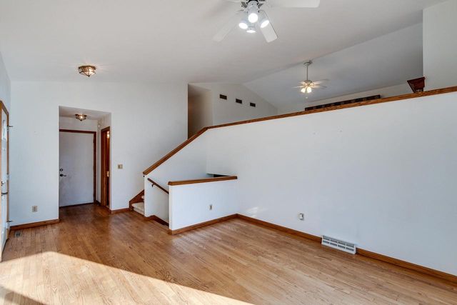 850 N Perry Parkway, Oregon, WI 53575