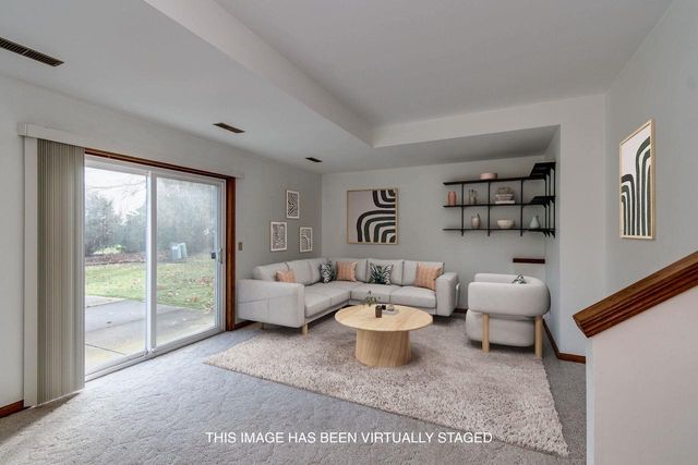 850 N Perry Parkway, Oregon, WI 53575