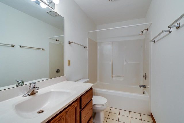 850 N Perry Parkway, Oregon, WI 53575