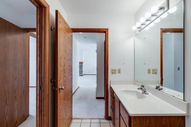 850 N Perry Parkway, Oregon, WI 53575