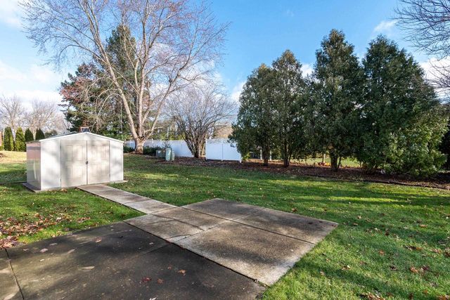 850 N Perry Parkway, Oregon, WI 53575