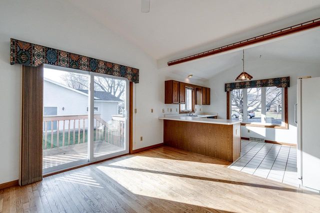 850 N Perry Parkway, Oregon, WI 53575