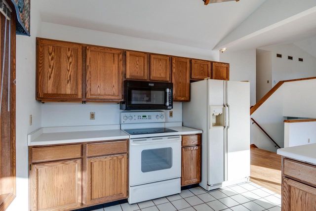 850 N Perry Parkway, Oregon, WI 53575