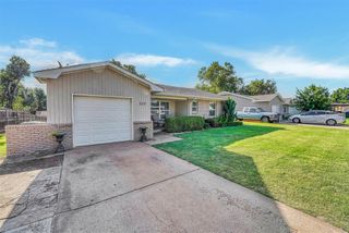 309 S 24th Street, Clinton, OK 73601