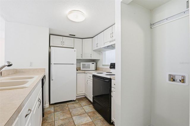 776 100TH AVENUE N 104, St Petersburg, FL 33702