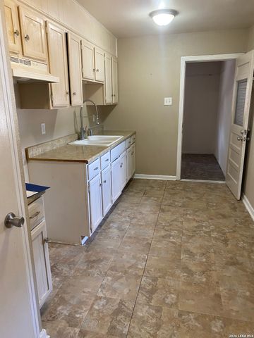 246 POLLYDALE AVE, San Antonio, TX 78223