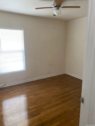 246 POLLYDALE AVE, San Antonio, TX 78223