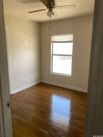 246 POLLYDALE AVE, San Antonio, TX 78223