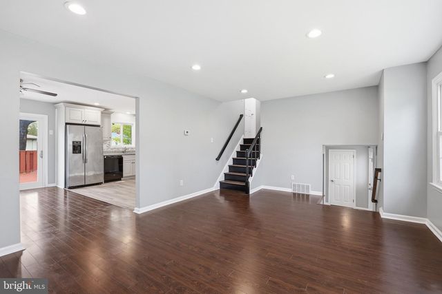 4 PINEDALE RD, Newark, DE 19711