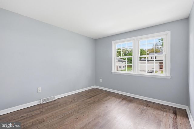 4 PINEDALE RD, Newark, DE 19711