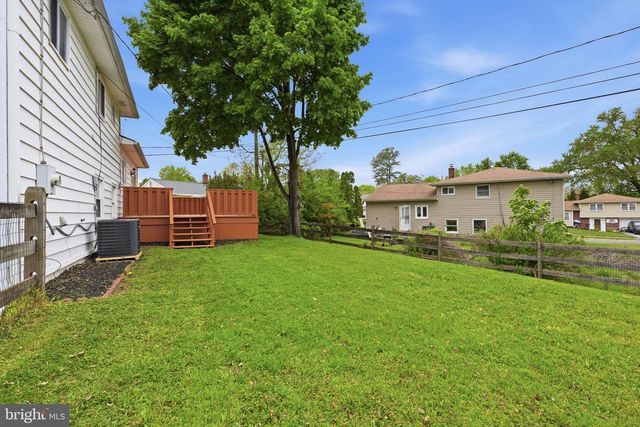 4 PINEDALE RD, Newark, DE 19711