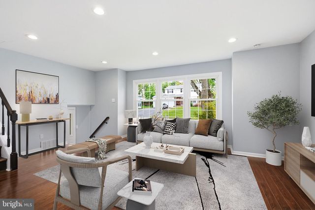 4 PINEDALE RD, Newark, DE 19711