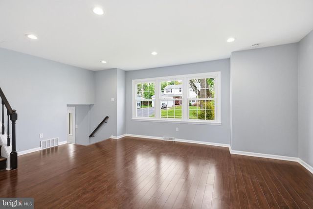 4 PINEDALE RD, Newark, DE 19711