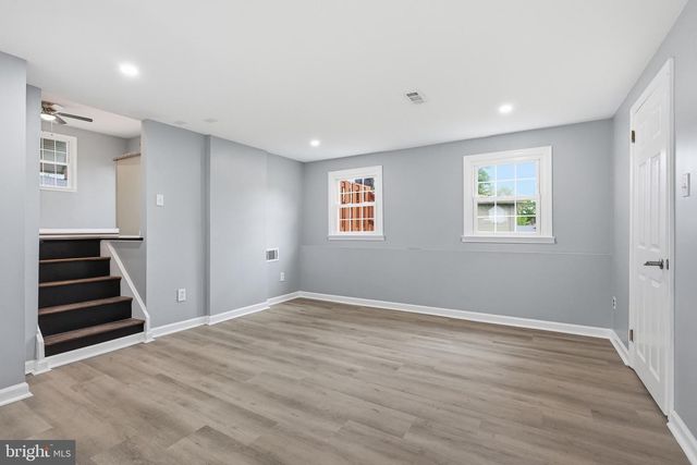 4 PINEDALE RD, Newark, DE 19711