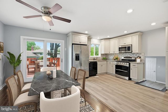 4 PINEDALE RD, Newark, DE 19711