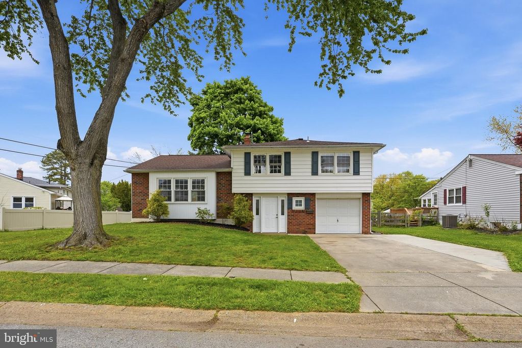 4 PINEDALE RD, Newark, DE 19711
