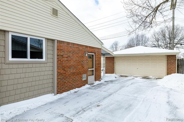 6951 Apache Trail, Westland, MI 48185