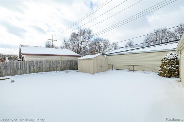 6951 Apache Trail, Westland, MI 48185