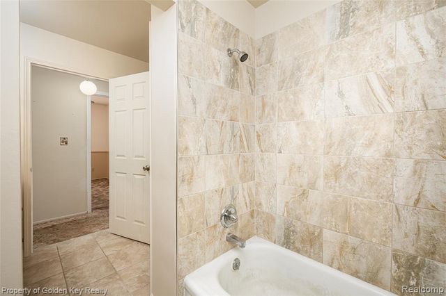 6951 Apache Trail, Westland, MI 48185