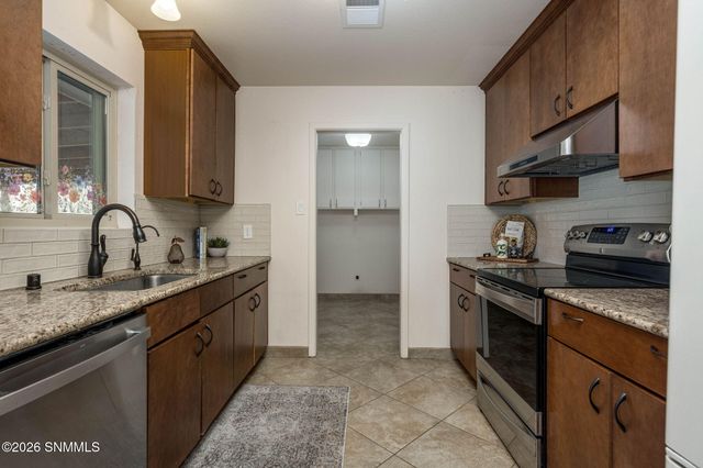 2290 Avalon Drive, Las Cruces, NM 88005