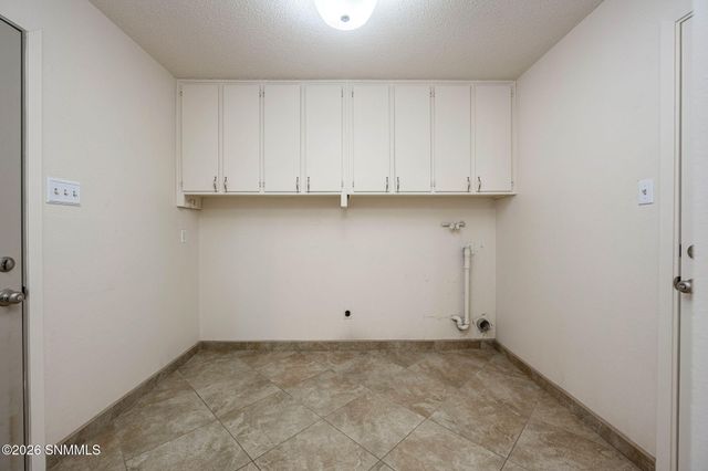 2290 Avalon Drive, Las Cruces, NM 88005