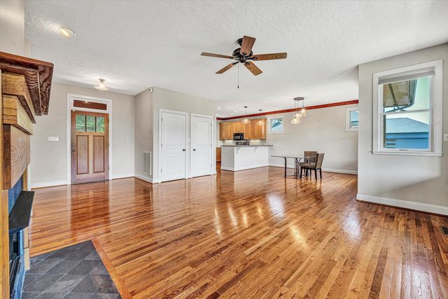 209 Park Shores CIR, Moneta, VA 24121