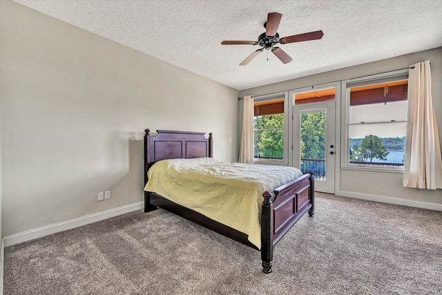 209 Park Shores CIR, Moneta, VA 24121