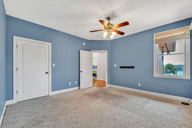 209 Park Shores CIR, Moneta, VA 24121