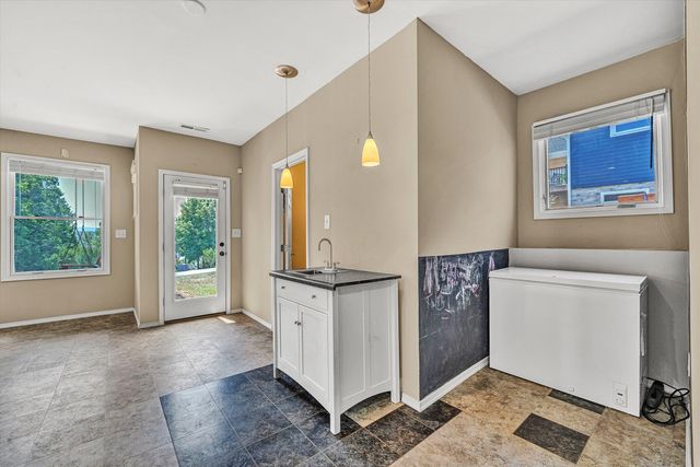 209 Park Shores CIR, Moneta, VA 24121