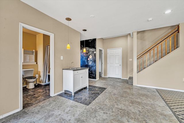209 Park Shores CIR, Moneta, VA 24121