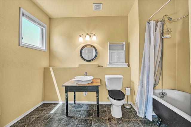 209 Park Shores CIR, Moneta, VA 24121