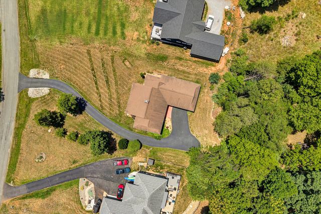 209 Park Shores CIR, Moneta, VA 24121