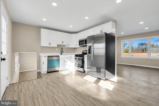 86 SCRAPETOWN RD, Pemberton, NJ 08068