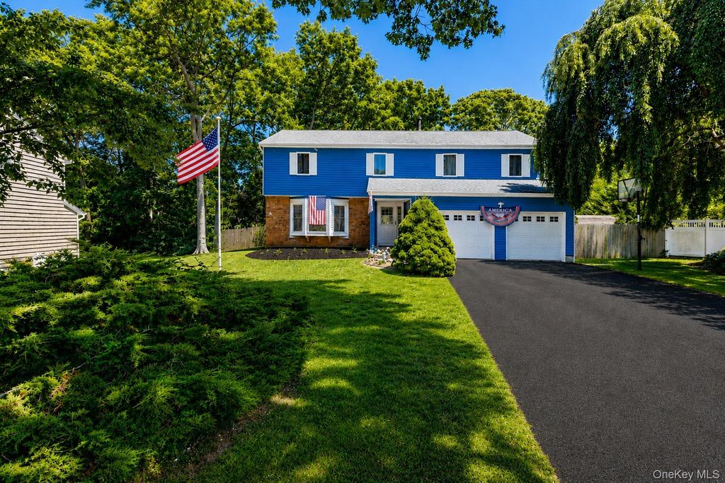 5 Leon Court, Centereach, NY 11720 — exterior