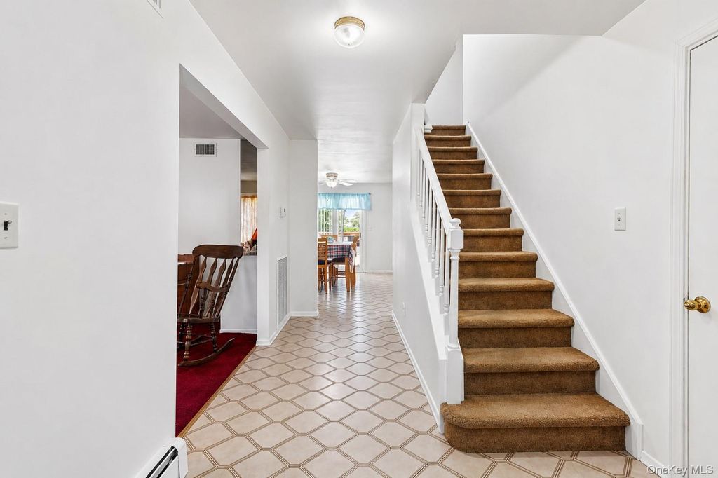 5 Leon Court, Centereach, NY 11720 — photo 5