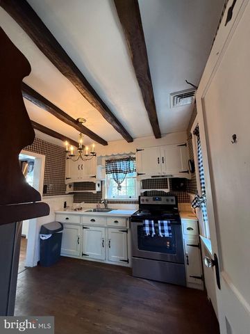 111 S NORWINDEN DR, Springfield, PA 19064